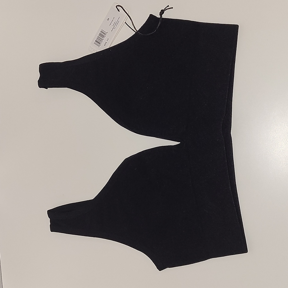 SALE🙌WeWoreWhat V-Neck bra top